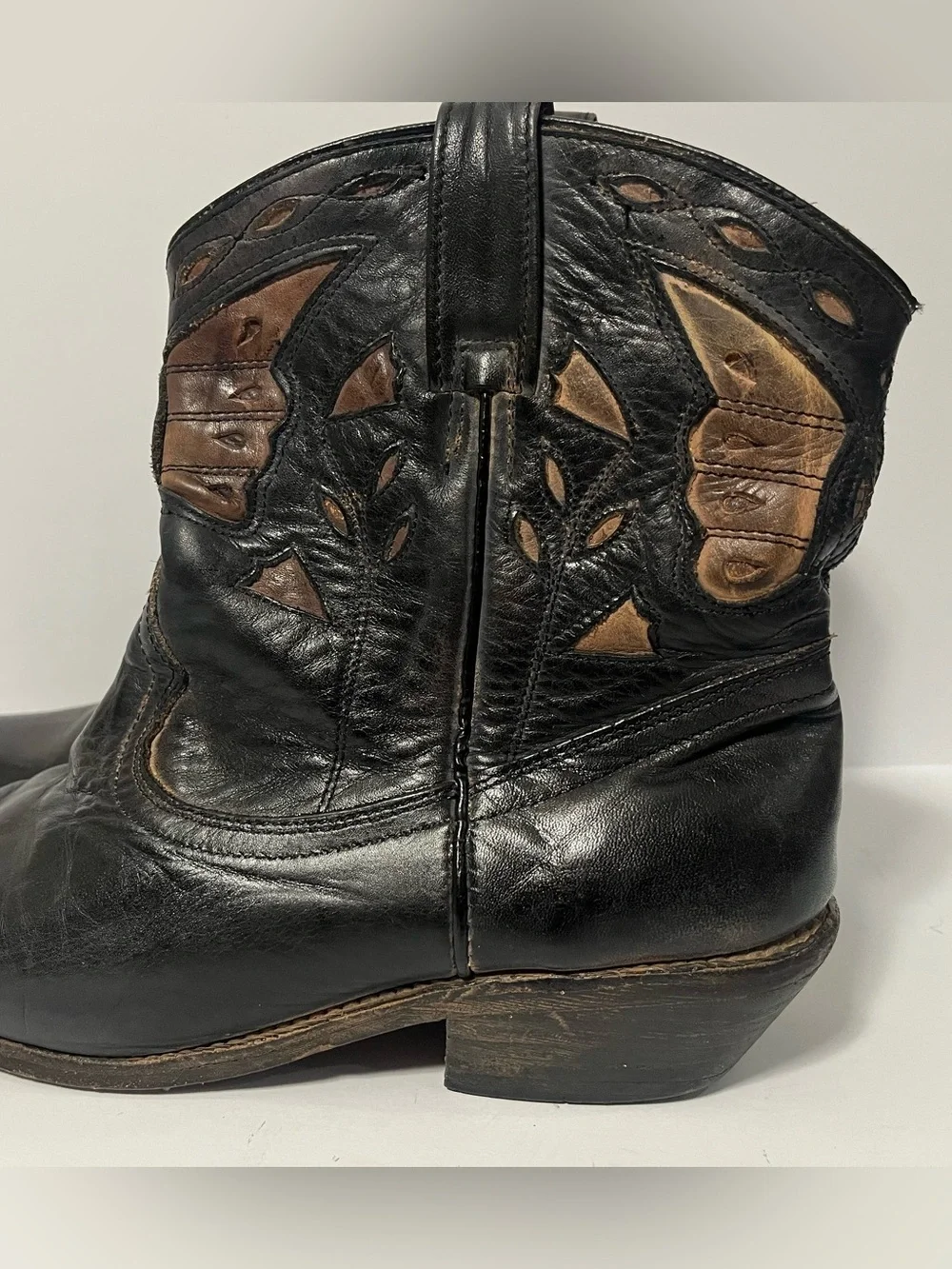Bed Stu Boots Short Ankle Booties Tan Distressed Leather Cowboy Heel Size 9.5